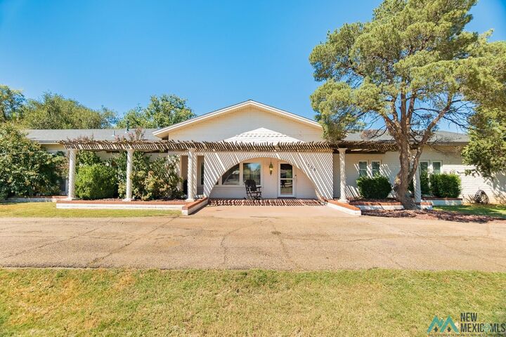 Property Photo: 1308 Fairway Terrace NM 88101
