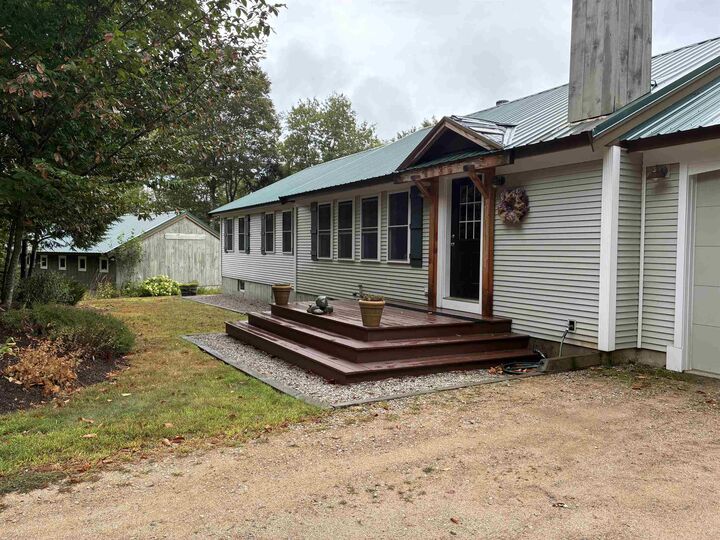 Property Photo:  41 Middle Ledge Rd Road  NH 03838 