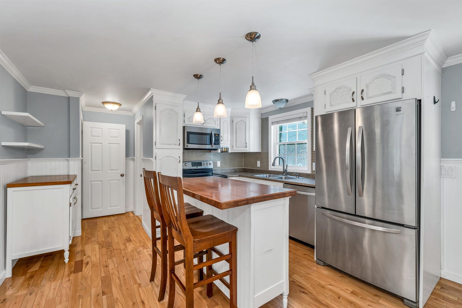 Property Photo:  64 Boulder Drive  NH 03053 
