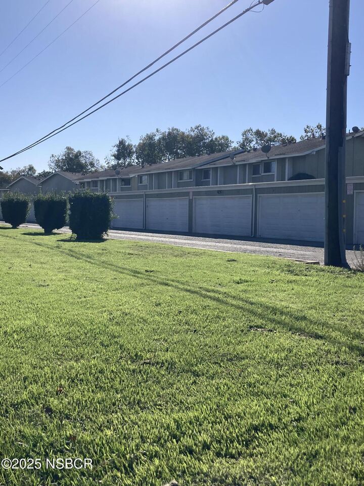 Property Photo:  413 E Park Avenue C3  CA 93454