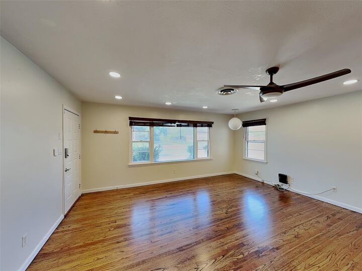 Property Photo: 3273 Lackland Road TX 76116