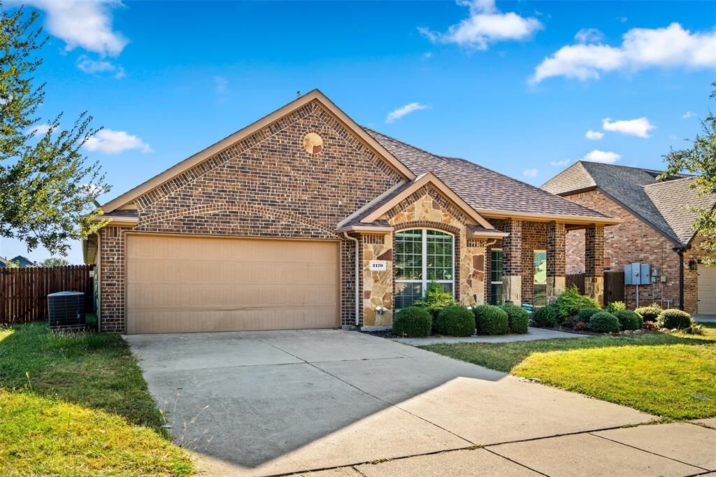 Property Photo:  2170 Liriope Lane  TX 75165 
