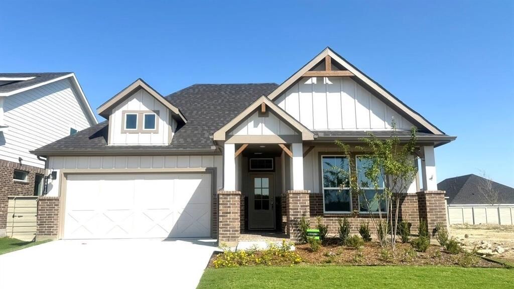 Property Photo:  11216 Treehouse Trail  TX 76247