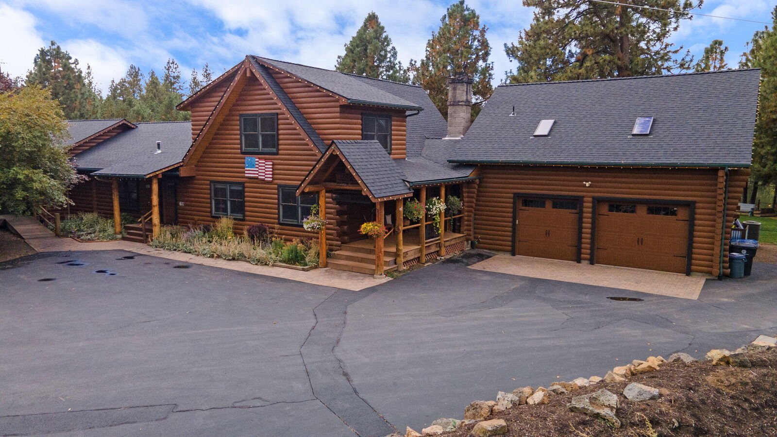 Property Photo:  19434 River Woods Drive  OR 97702 