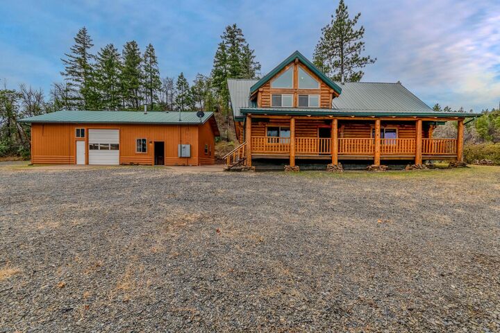 Property Photo: 4015 Indian Creek Road OR 97539