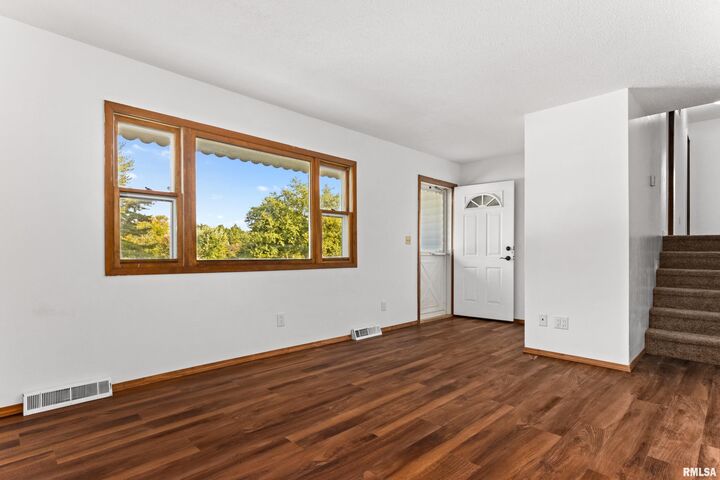 Property Photo: 1072 Joni Drive IL 61448