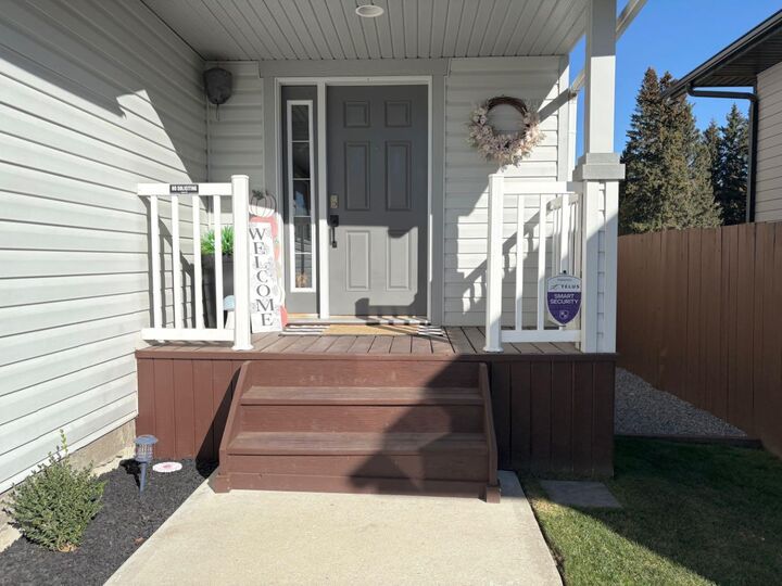 Property Photo: 6016 44 Avenue AB T4T 1W4
