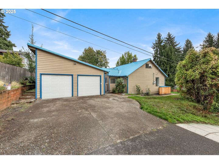 Property Photo:  1845 SW Taylors Ferry Rd  OR 97219 