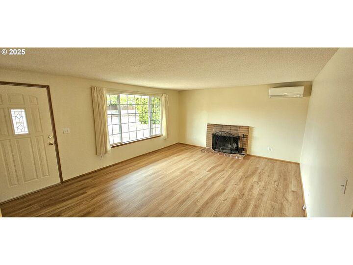 Property Photo:  8621 NW 15th Ave  WA 98665 