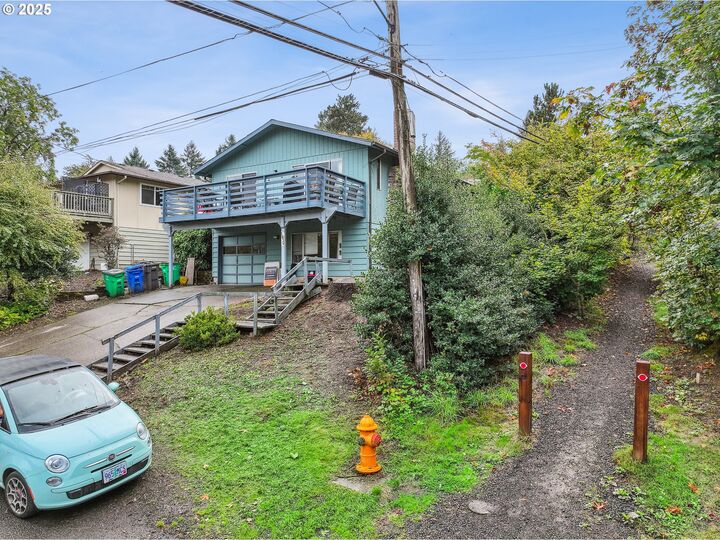 Property Photo:  1834 SW Miles St  OR 97219 