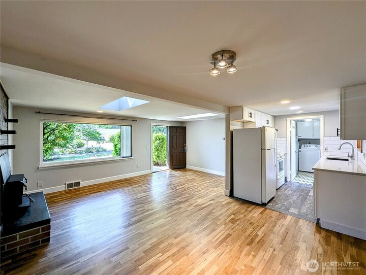 Property Photo:  5715  186th Place SW  WA 98037 