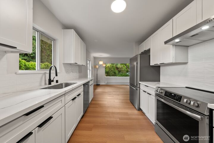 Property Photo: 14728 32nd Avenue NE WA 98155