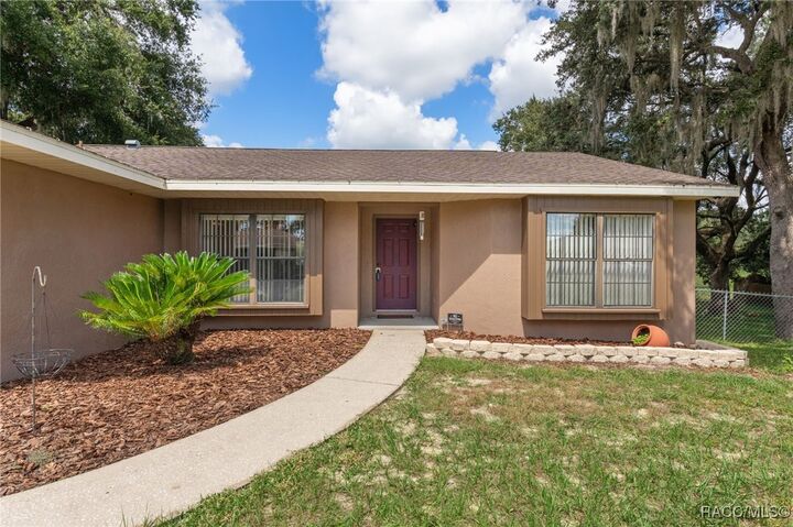 Property Photo: 9293 E Windwood Loop FL 34450