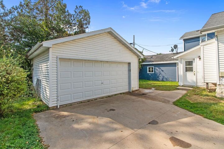 Property Photo: 551 W 16th Avenue WI 54902