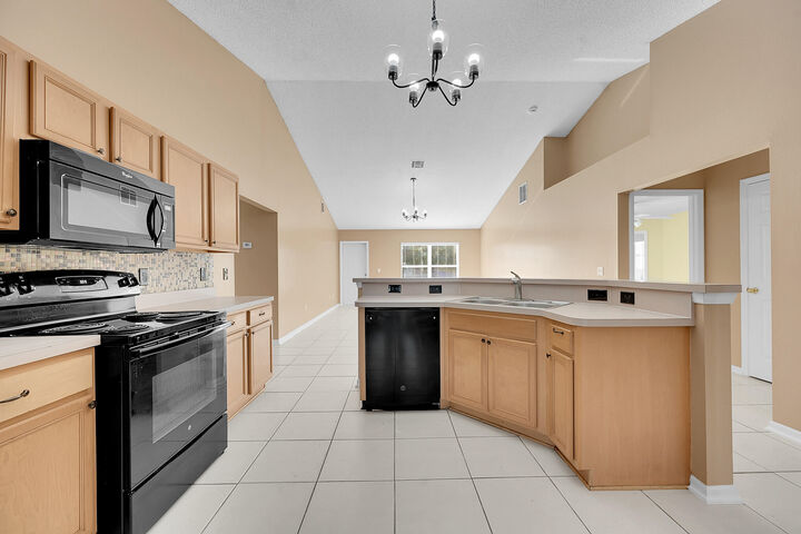 Property Photo:  2518 SW Cooper Lane  FL 34984 