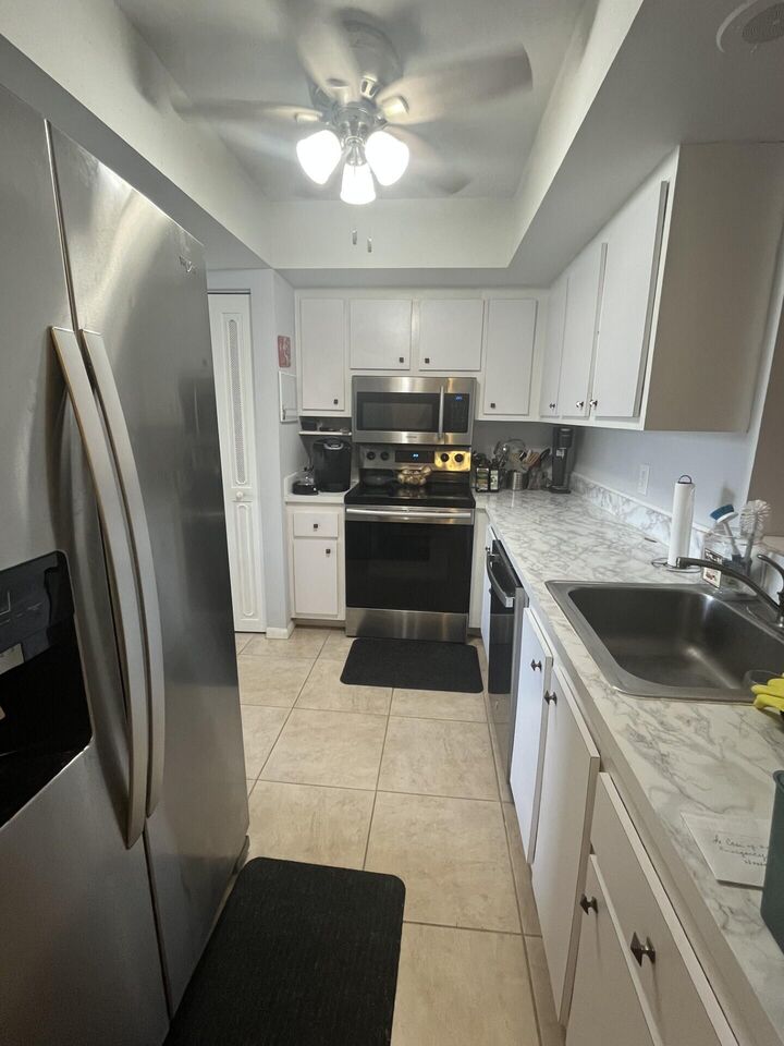 Property Photo:  6600 S Oriole Boulevard 2030  FL 33446 