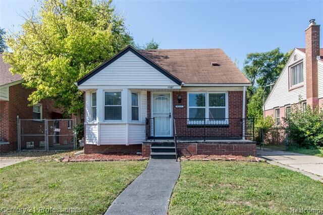Property Photo:  9037 Longacre Street  MI 48228 