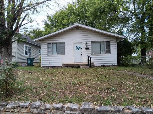 Property Photo:  106 NW G Street  IN 47374 