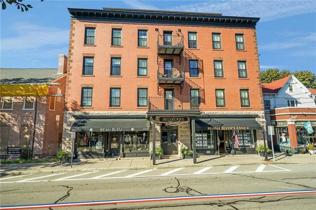 Property Photo:  423 Hope Street 1A  RI 02809 