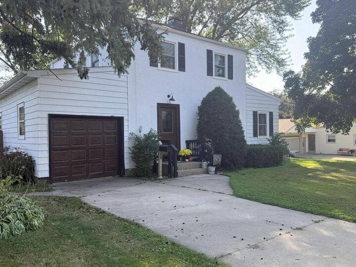 Property Photo:  716 Lake Street  WI 54660 