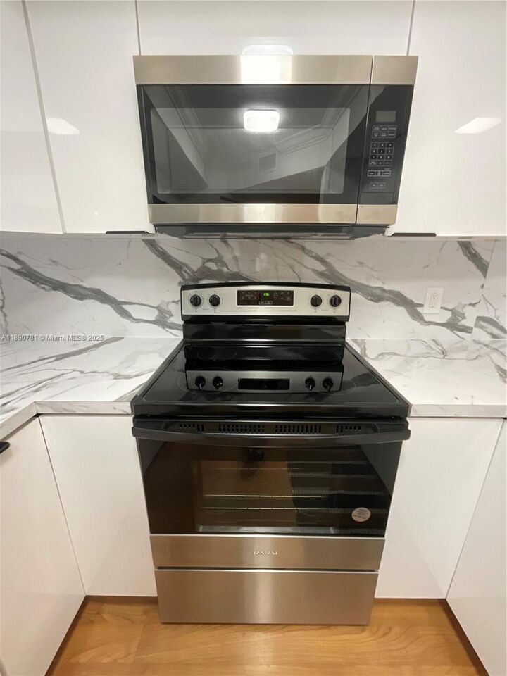Property Photo: 12500 SW 5th Ct 412M FL 33027