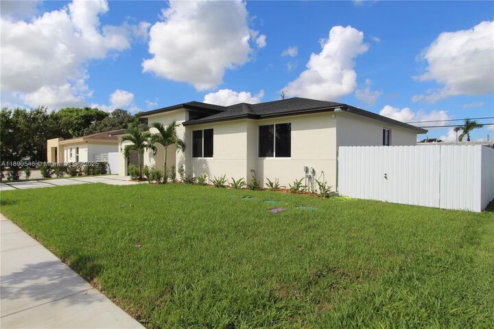 Property Photo: 14980 Buchanan St FL 33176