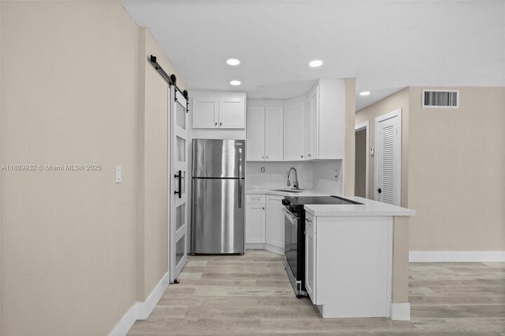 Property Photo: 8701 SW 141st St A7 FL 33176