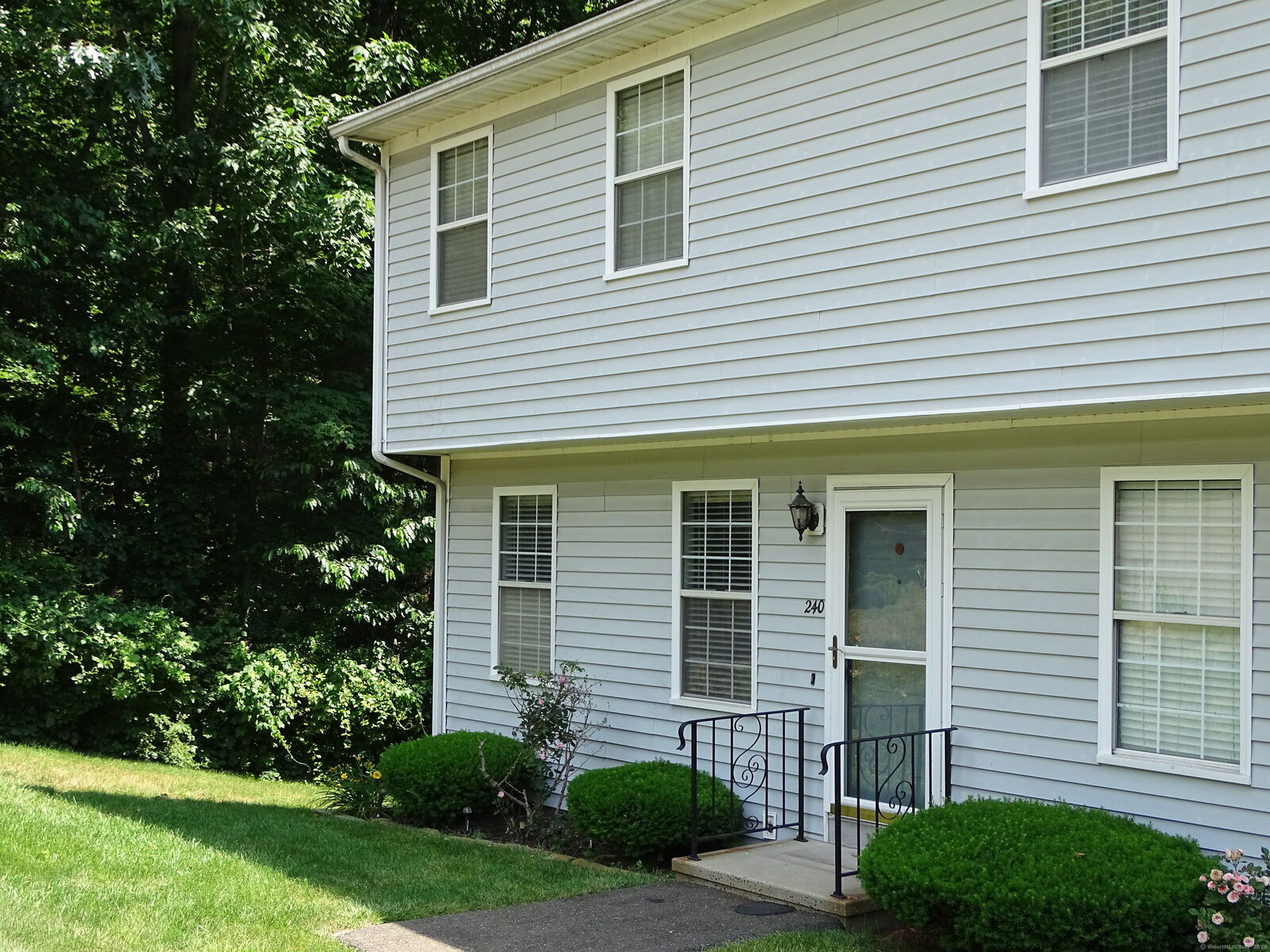 Property Photo:  240 Austin Ryer Lane 240  CT 06405 