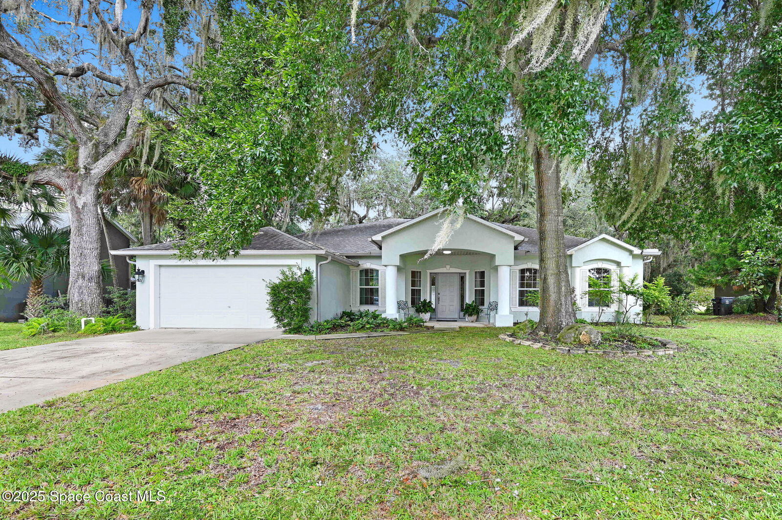 Property Photo: 3690 Hickory Park Drive FL 32780