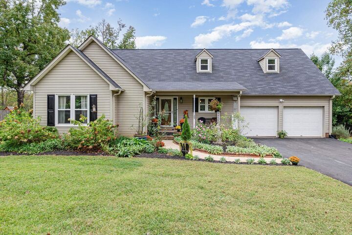 Property Photo:  302 Sundance Way  SC 29302 