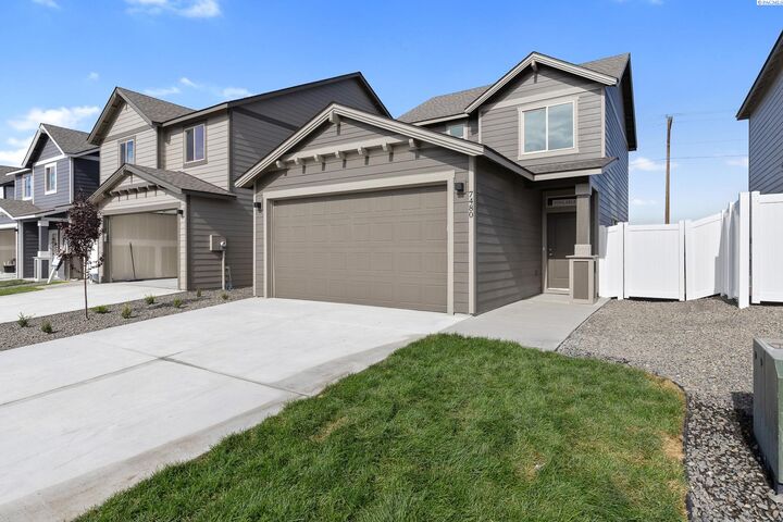 Property Photo: 7480 Grapevine Ct WA 99353