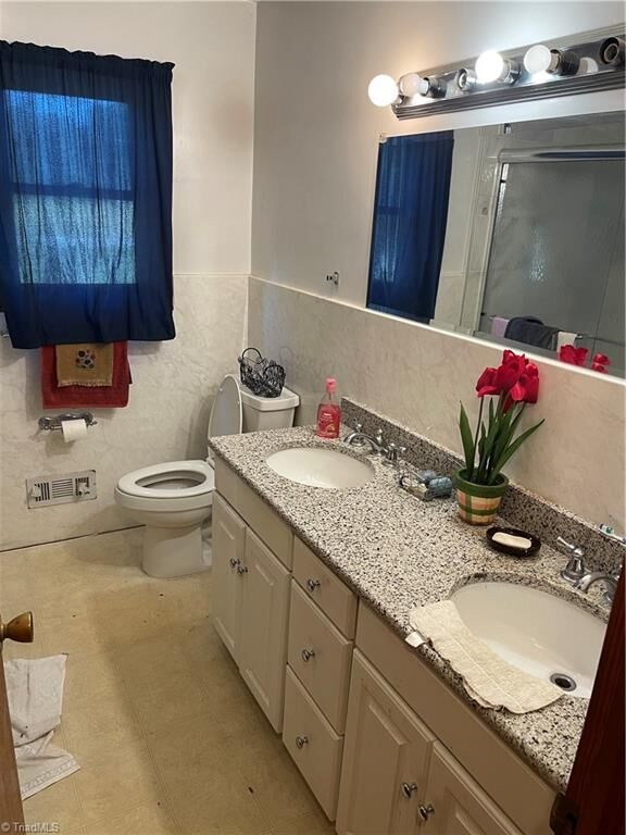 Property Photo: 260 Old Hollow Road NC 27105