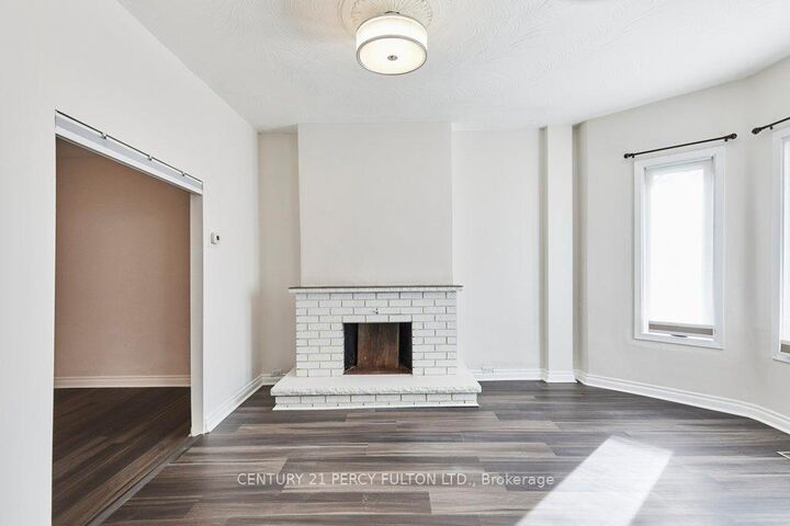 Photo de la propriété:  471 Shaw Street  ON M6G 3L4 