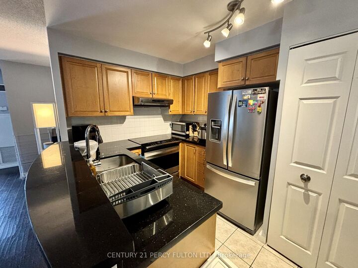 Photo de la propriété:  7 Lorraine Drive 2003  ON M2N 7H2