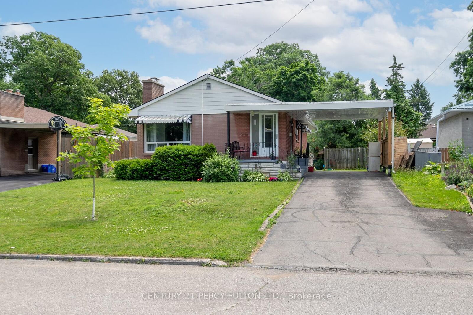 Photo de la propriété: 12 Northwood Crescent Bsmt ON K8N 1X5