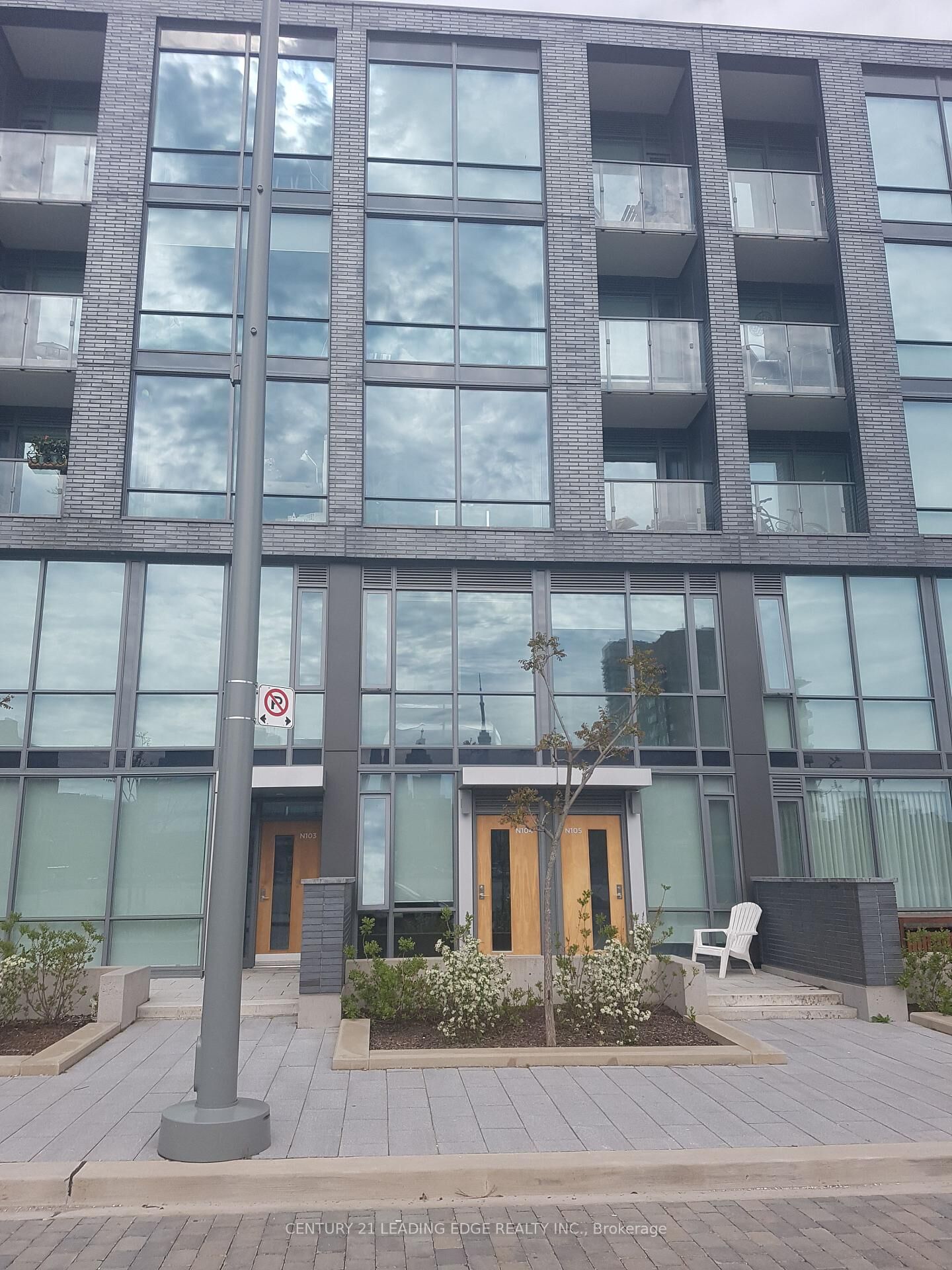 Property Photo:  455 Front Street E N105  ON M5A 1G9 