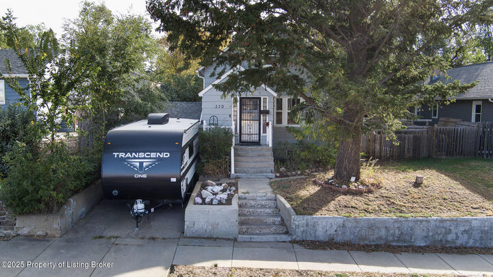 Property Photo: 330 8th Avenue W ND 58601