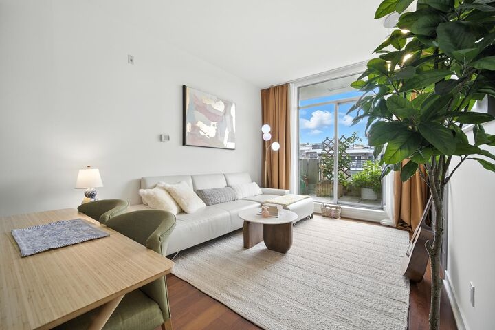 Property Photo: 3595 W 18th Avenue 404 BC V6S 1A9