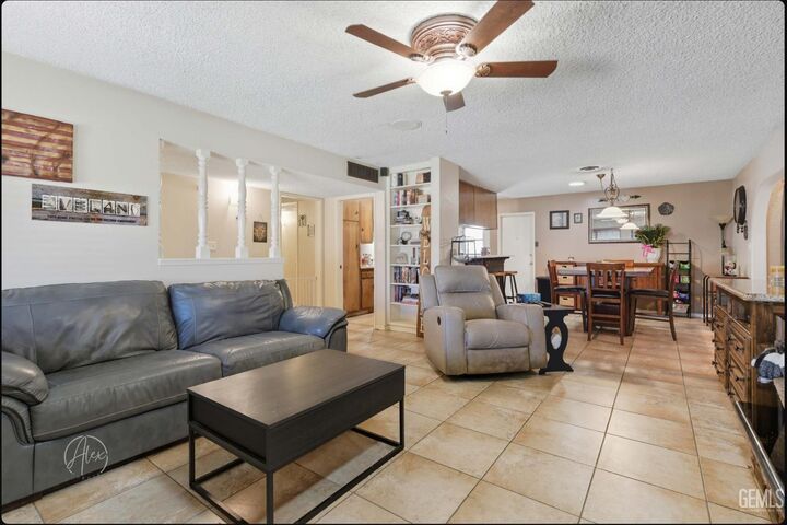 Property Photo:  1014 3rd Street  CA 93268 