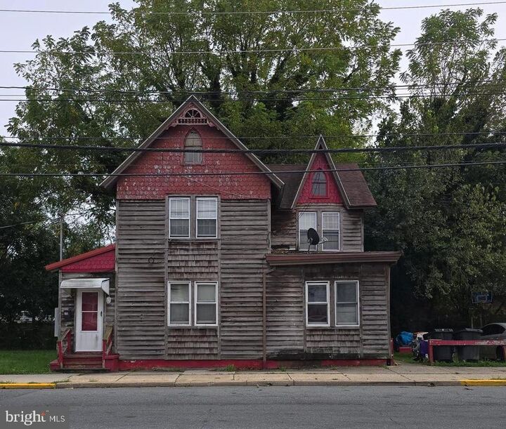 Property Photo: 214 W Division Street DE 19904