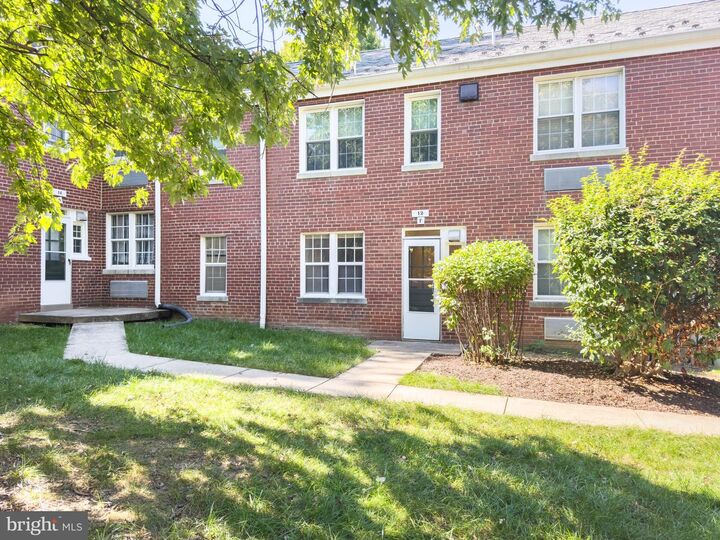 Property Photo: 12 Ashby Street F VA 22305