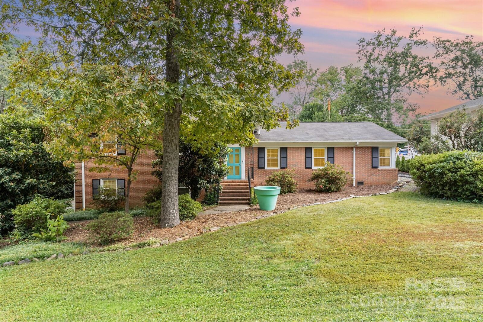 Property Photo:  3801 Barclay Downs Drive  NC 28209 