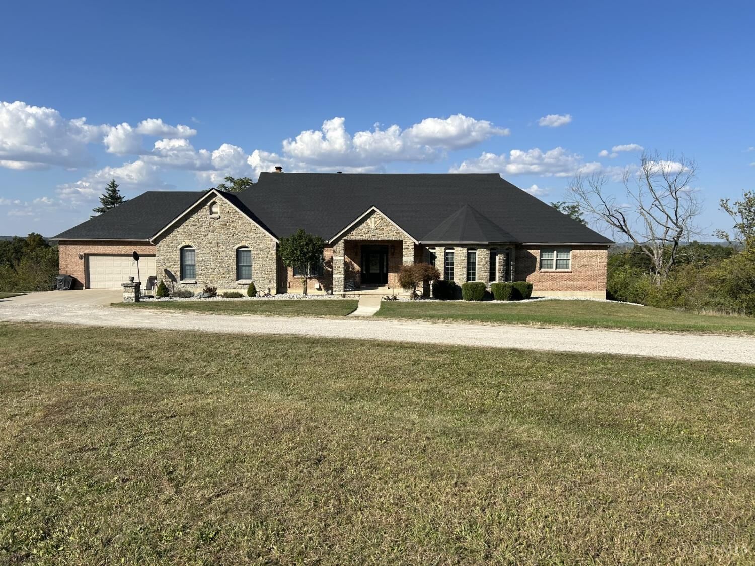 Property Photo:  1614 Hogue Road  OH 45013 