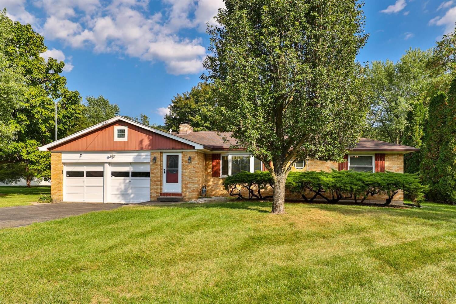 Property Photo:  9086 Flintwood Drive  OH 45030 