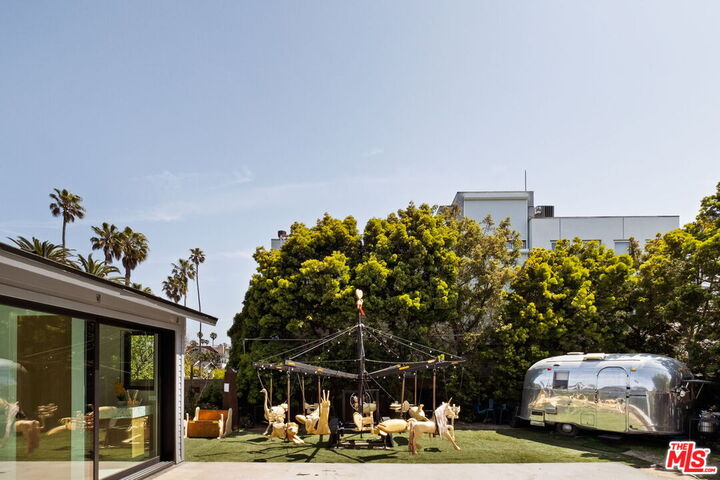 Property Photo:  410 Linnie Canal  CA 90291 