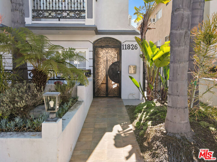 Property Photo:  11826 Dorothy St  CA 90049 