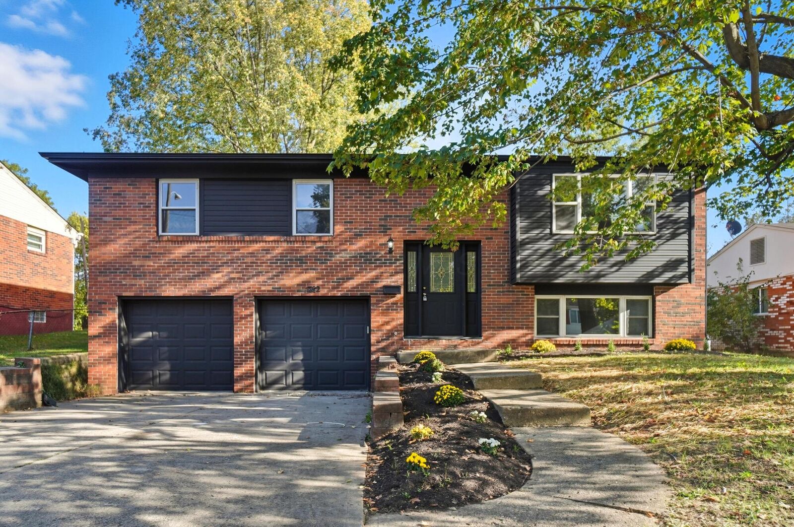 Property Photo:  1782 Newfield Road  OH 43209 