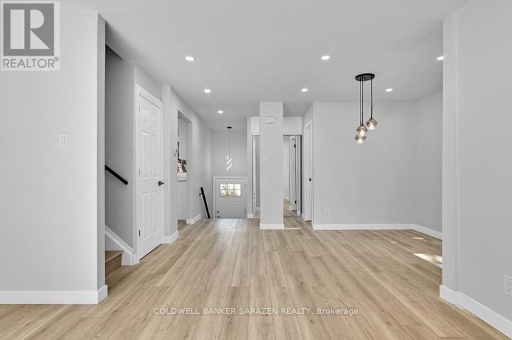 Property Photo:  54 Greenboro Crescent  ON K1T 1W6