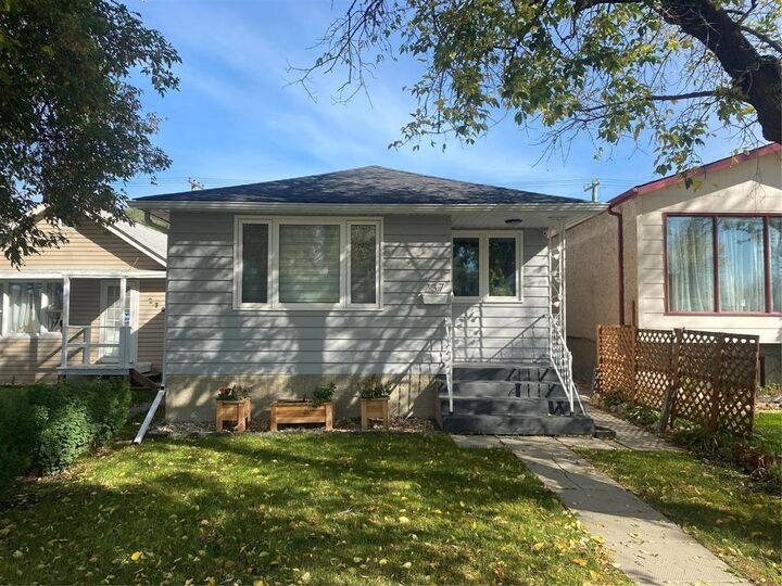 237 Hartford Avenue  Winnipeg MB R2V 0V9 photo