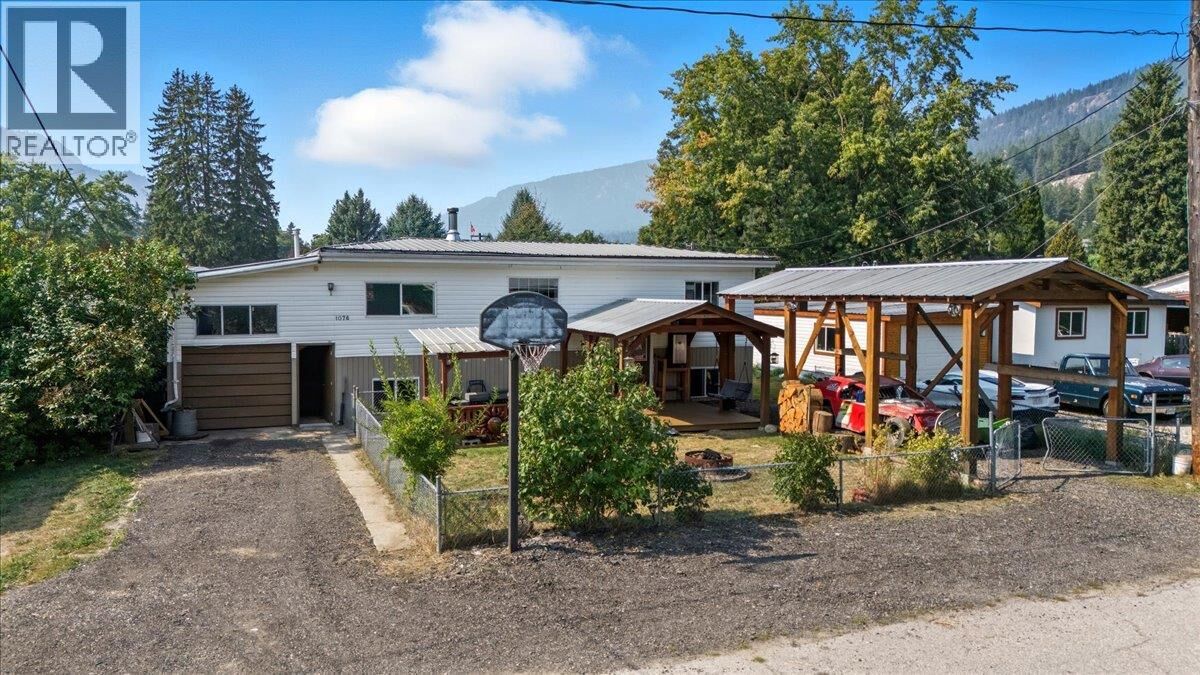 Property Photo:  1076 Columbia Heights Road  BC V0G 1X0 